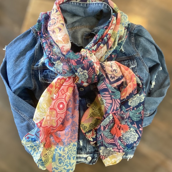 🌸Back in Stock!! Whimsical Boho Lightweight Scarf Multicolored Tassels - Picture 4 of 6